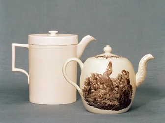 Wedgwood Queens ware covered jug and teapot, 2nd half of 18th century